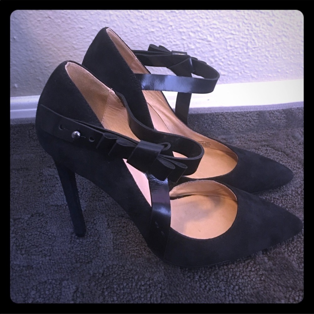 Like new Lamb suede/leather stiletto